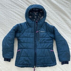 Patagonia Girls Pine Grove navy insulated snow jacket, size Small 6-7